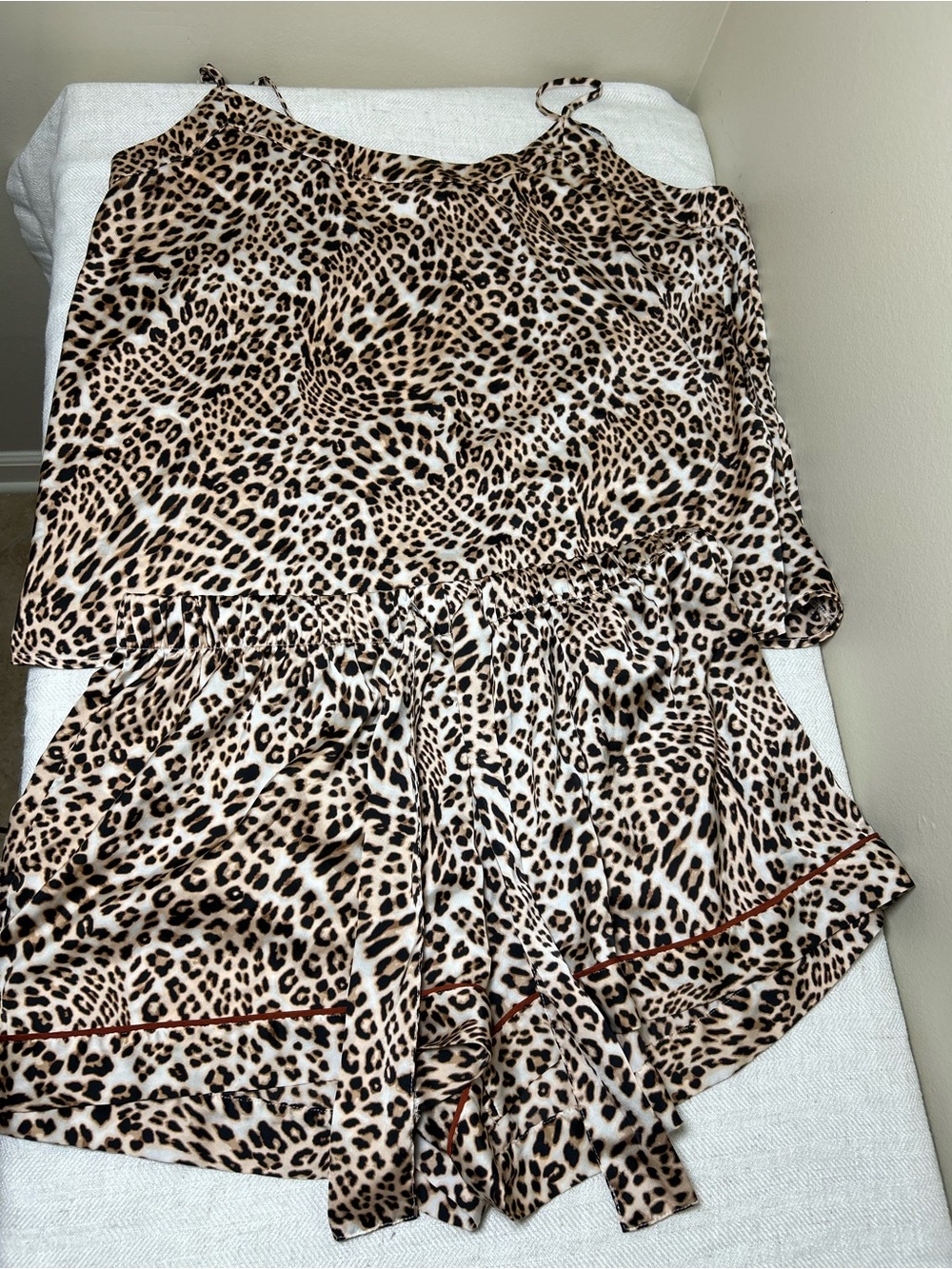 Ambrielle Women’s XXL Leopard Satin Cami & Shorts Pajama Set Scoop Neck